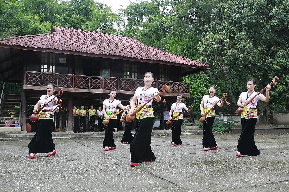Vang Pheo Village