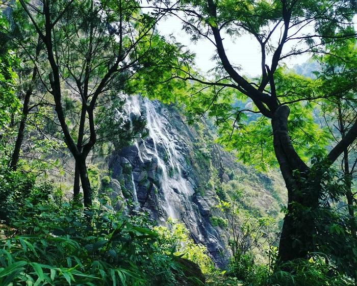 Tac Tinh Waterfall