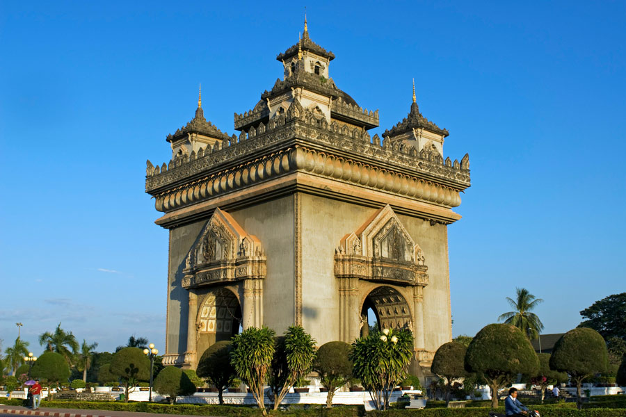 The architecture of Patuxai is remarkably beautiful, seamlessly combining Laotian and French architectural styles