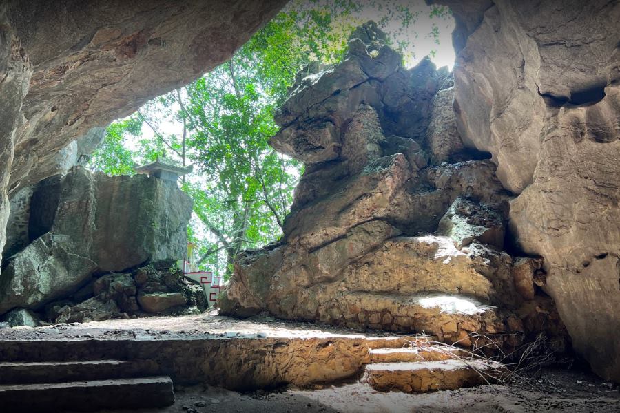 Things to experience when traveling to Linh Son Cave