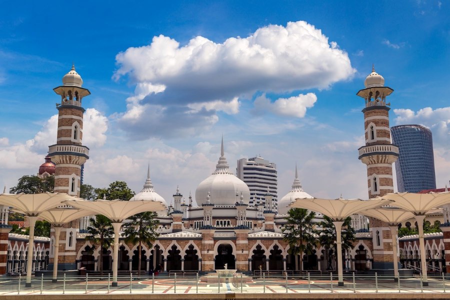 Masjid Jamek is the oldest Islamic place of worship in Kuala Lumpur