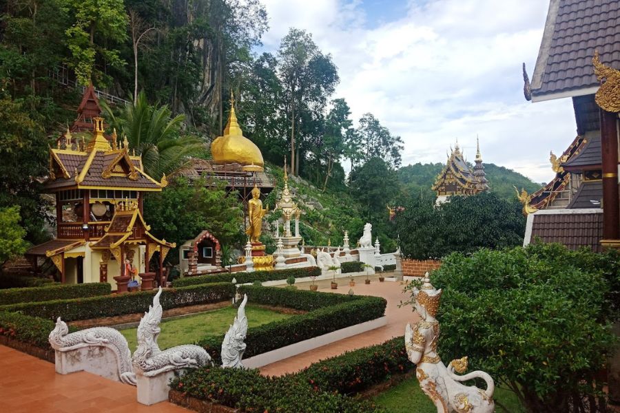 Thai Buddhist Chetawan Temple