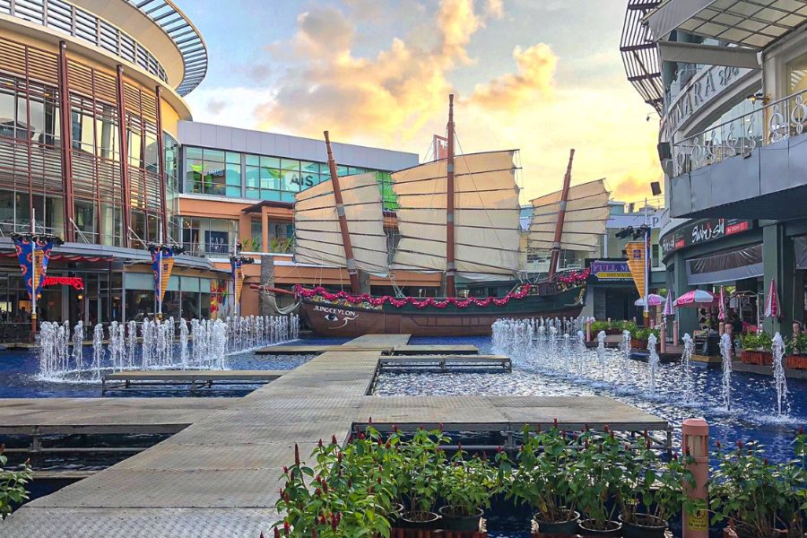Unique Jungceylon Mall 
