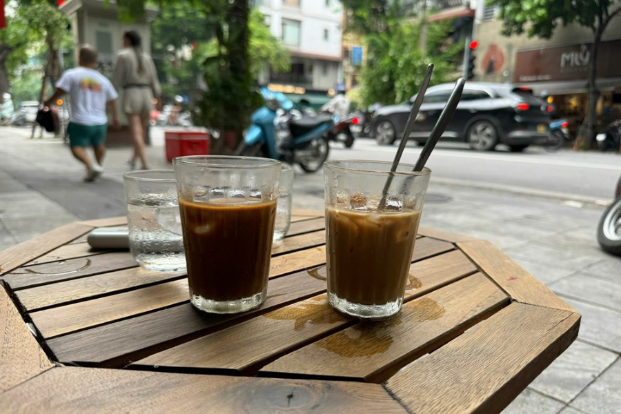 having coffee at a local café