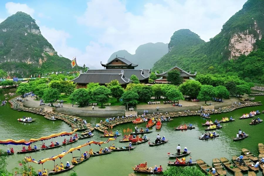 Hoa Lu ancient capital during the festival season