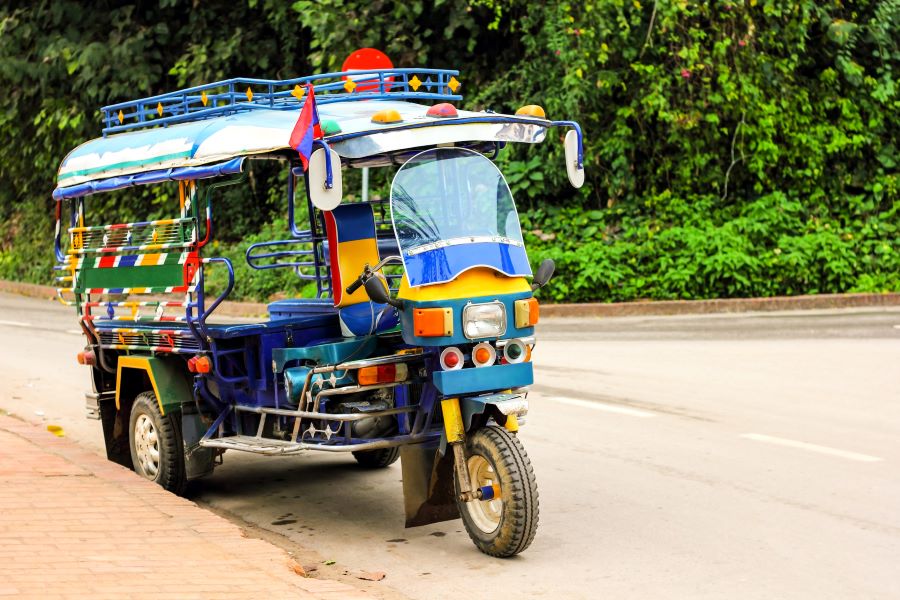 You should use public transportation to get to Nong Khiaw 