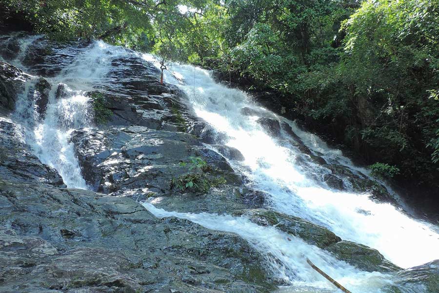 Barhouy Waterfall