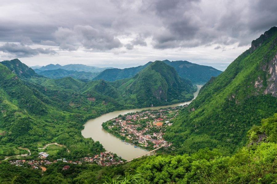The best time to go cloud hunting at Pha Daeng Peak is in winter 