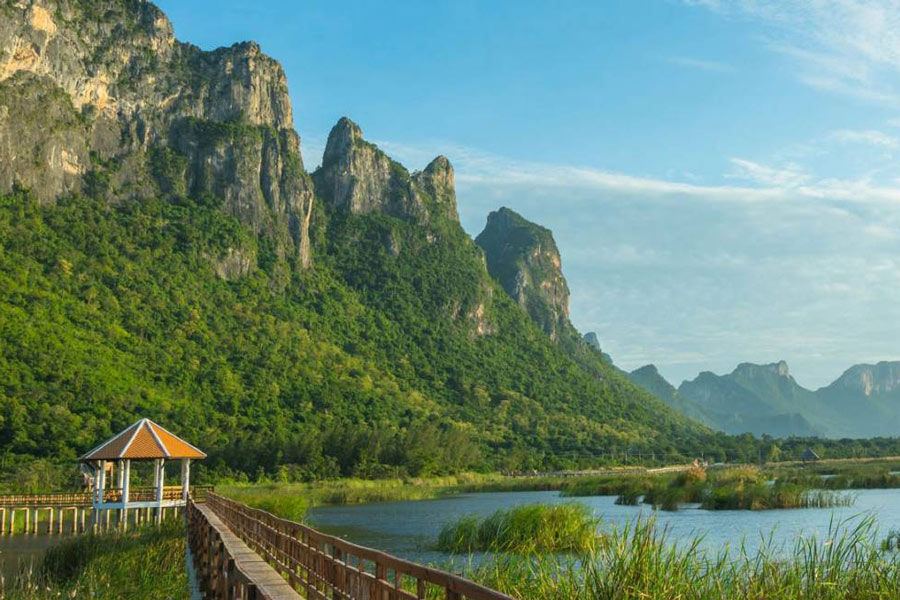 Yot Thung Sam Roi