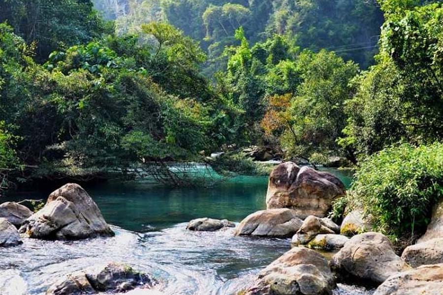 Le Thuy water creek