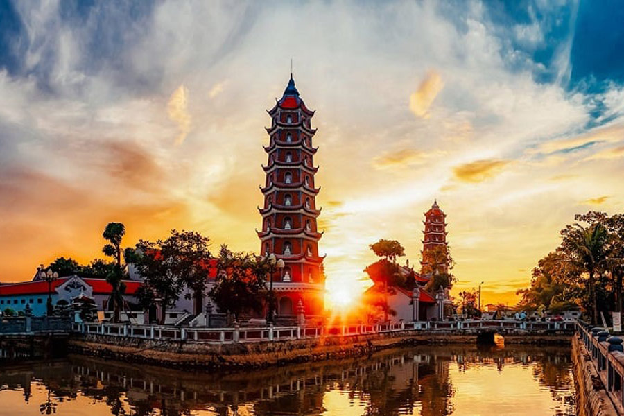 Le Thuy - Hoang Phuc Pagoda