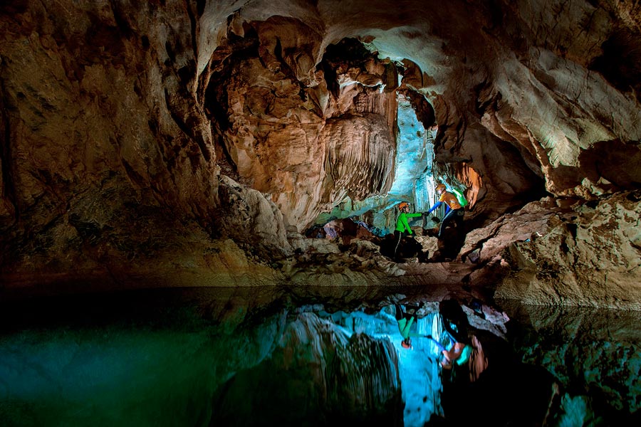 Le Thuy - Cha Loi Cave System