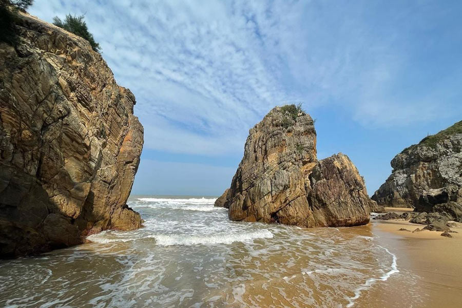 Da Nhay Beach of Quang Trach