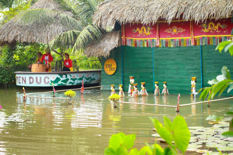 Experience traditional Folk Arts in Yen Duc (Source: Vov) 