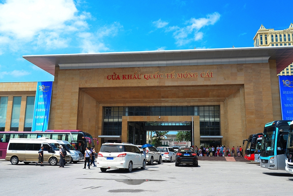 Mo g Cai border gate