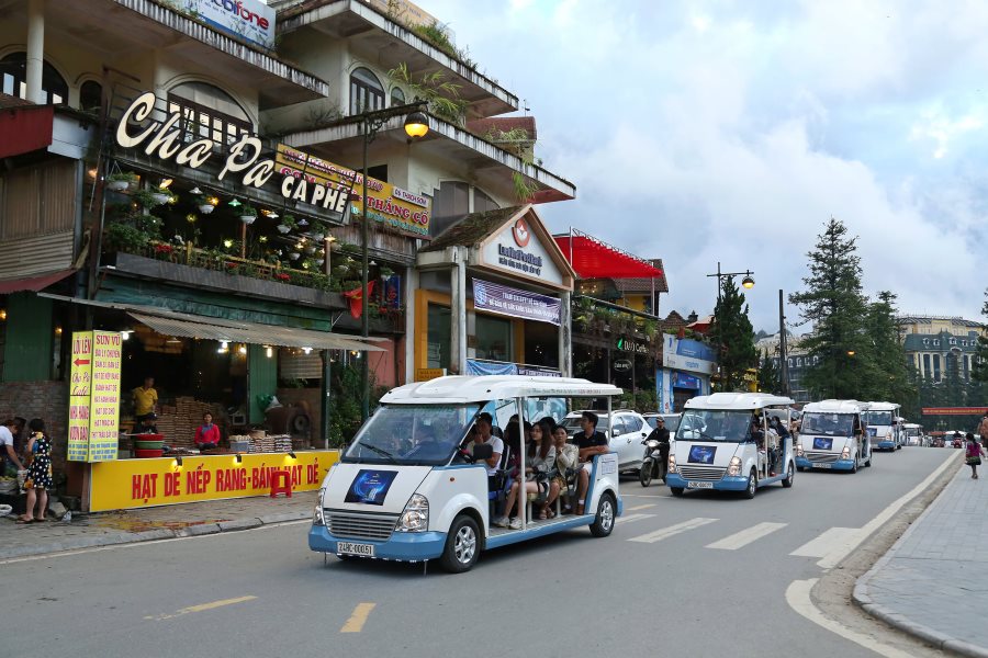You can take a tour around Sapa with the electric car (Source: Digiticket) 