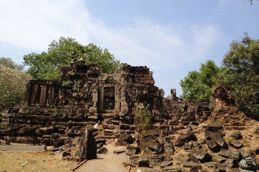  The stone temple in Hueanhin Village