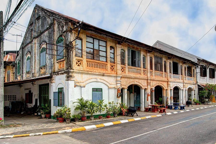Best time to visit Savannakhet Old Town