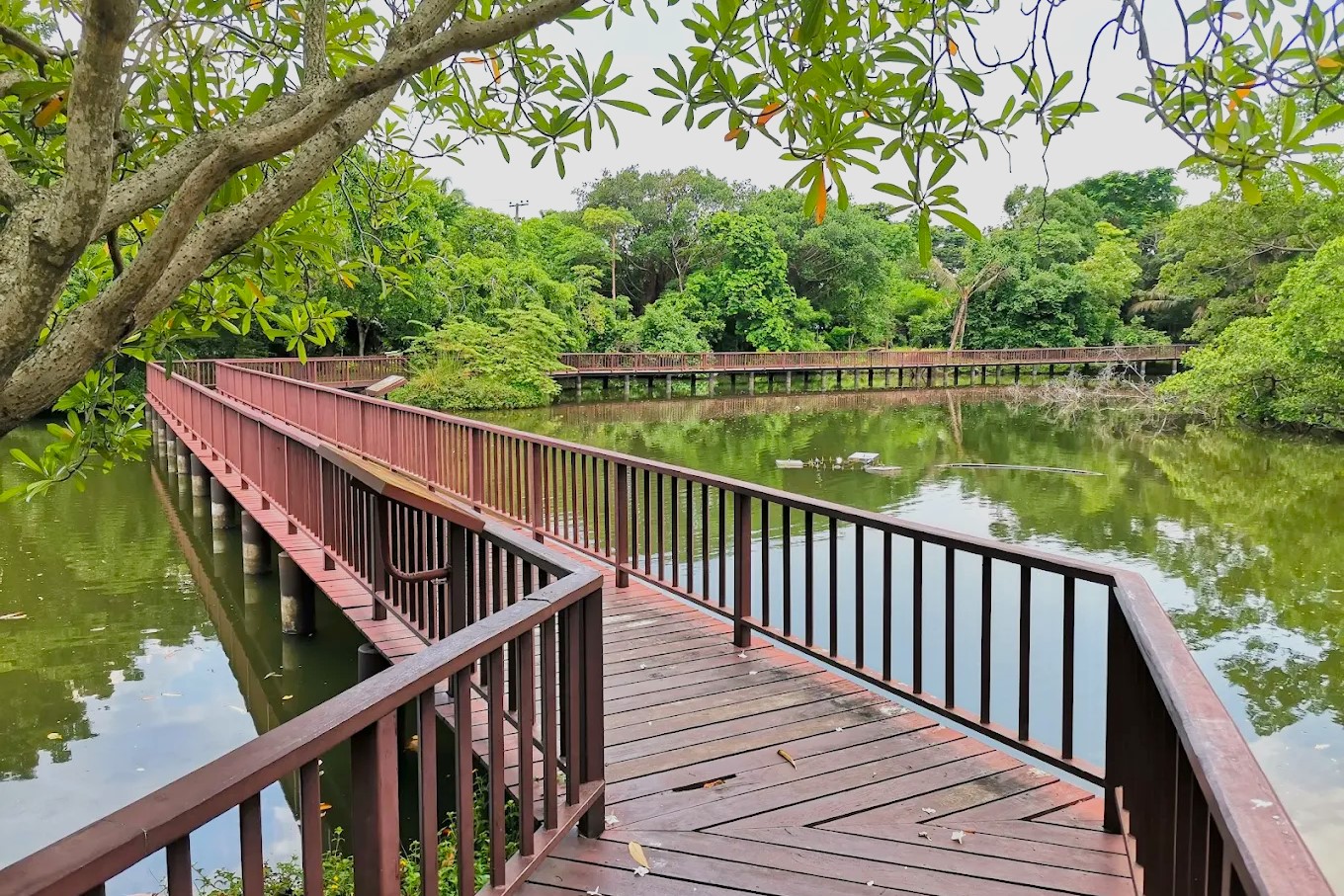 Sri Nakhon Khuean Khan Park