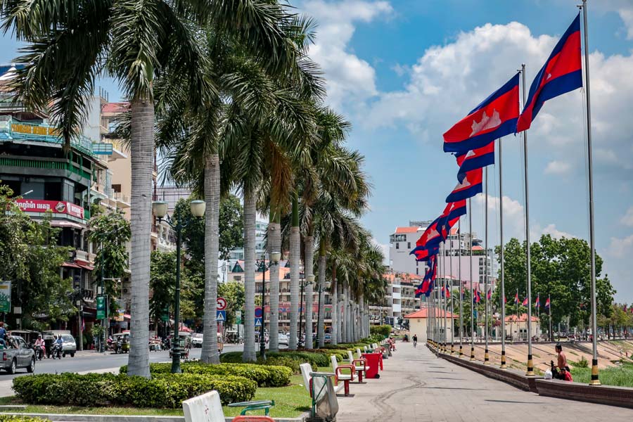 When is the best time to visit a 7-day tour in Cambodia?