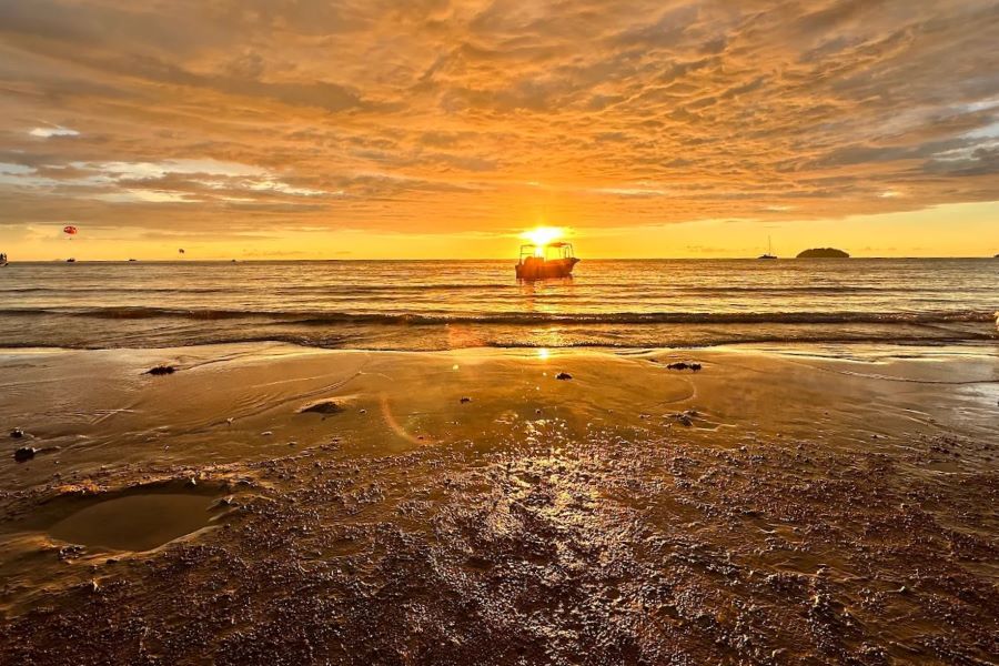 Tanjung Aru Beach