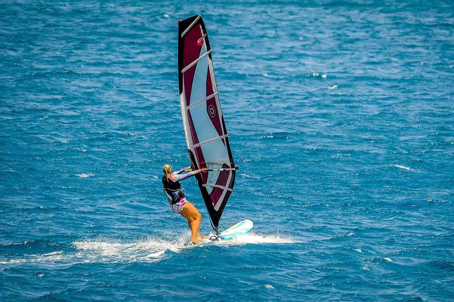 Patong Beach, with its gentle waves and relatively stable sea conditions, provides an ideal setting for both surfing and windsurfing enthusiasts