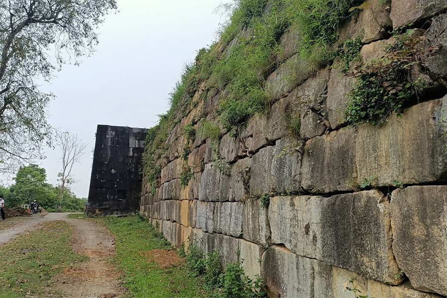Ho Citadel Travel Guide: Architecture