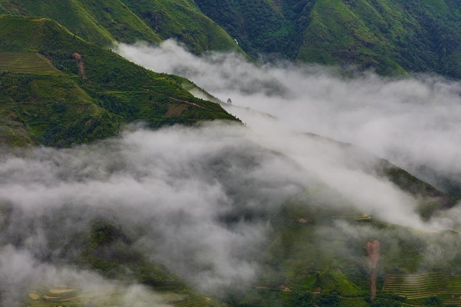 Ta Xua mountain is known as the Kingdom of Wind and Clouds