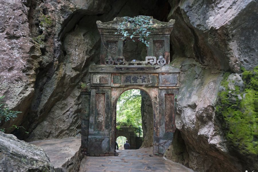 The gateway into Huyen Khong Cave is slim, leading further into its depths