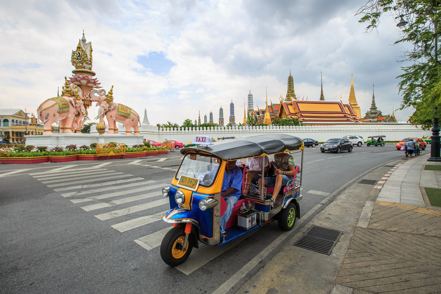 Take a Bangkok city tour in tuk-tuks