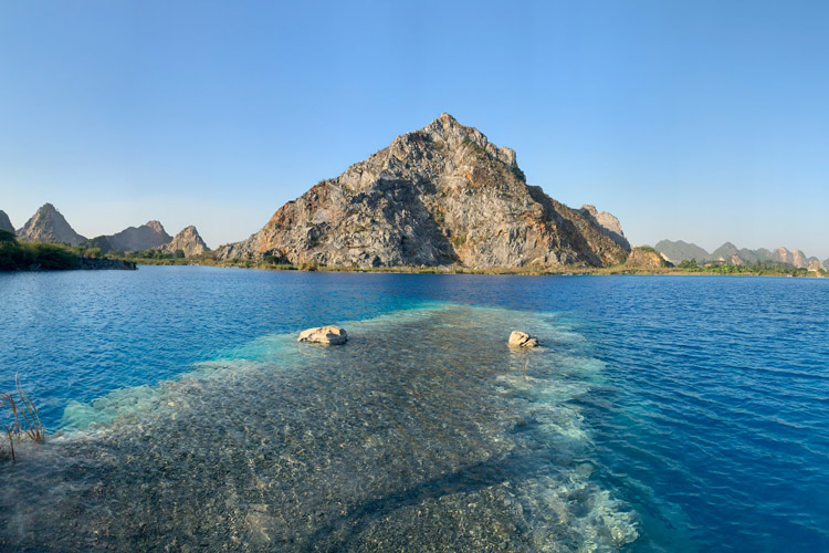 The water at Tuyet Tinh Coc is as blue as the sky