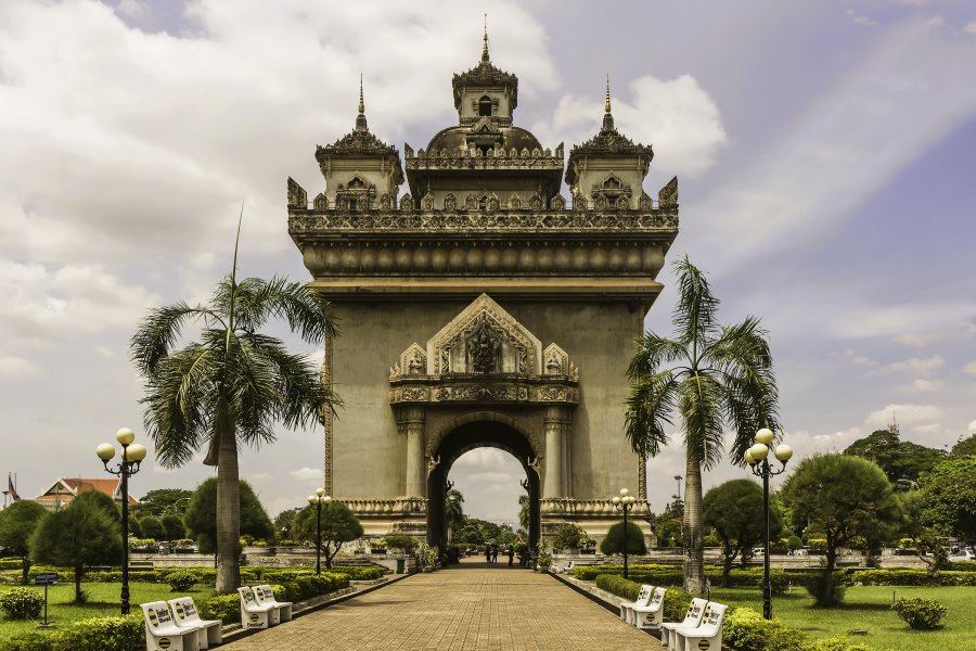 Patuxai in Vientiane – a city with the typical weather of central Laos