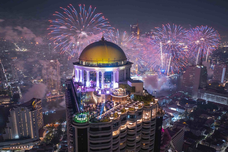 Christmas under the stars at Lebua Rooftop
