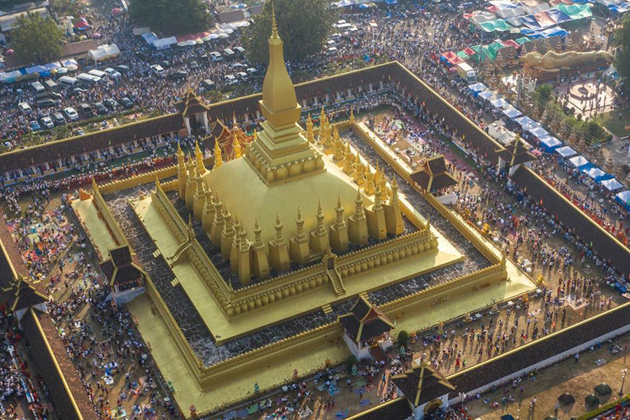 Everyone flocks to That Luang Stupa to attend the festival