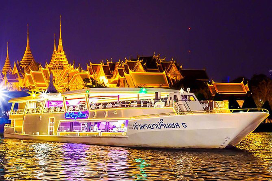 Take a cruise on the Chao Phraya River on Christmas Eve