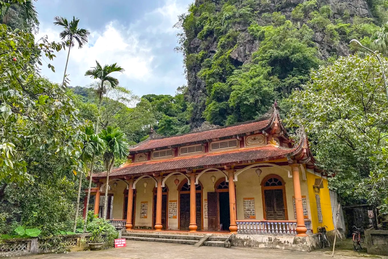 Bich Dong Pagoda