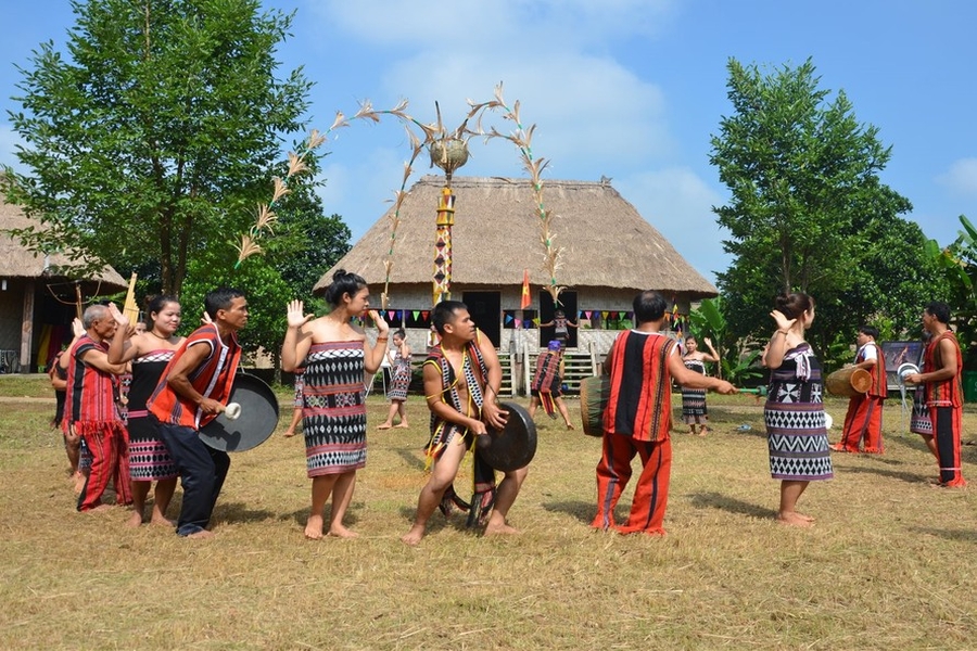You can watch the bustling gong rhythms of the Central Highlands. Source: Tien Phong