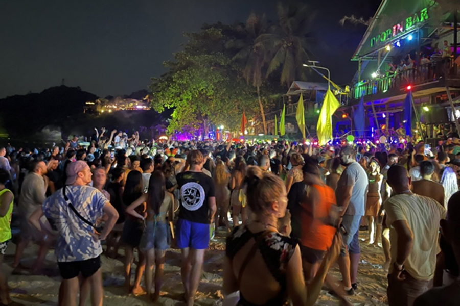 Full moon party