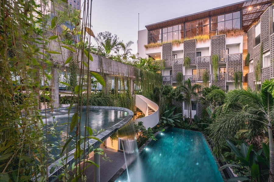 Tourists can expect standards and hospitality in most accommodations