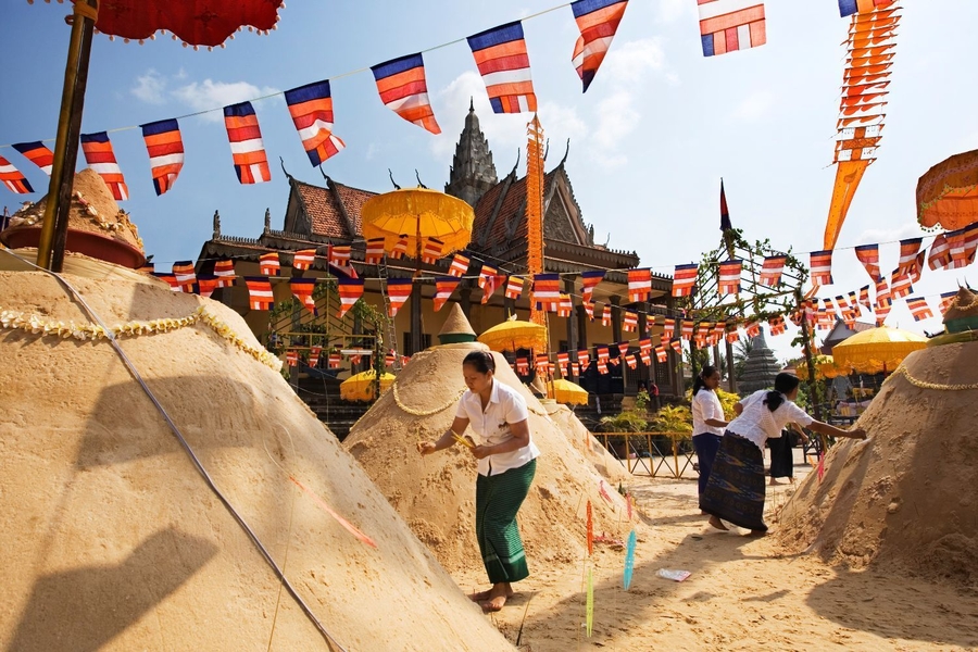 Besides the traditional ceremonies, there are many other pursuits. Source: tour Campuchia