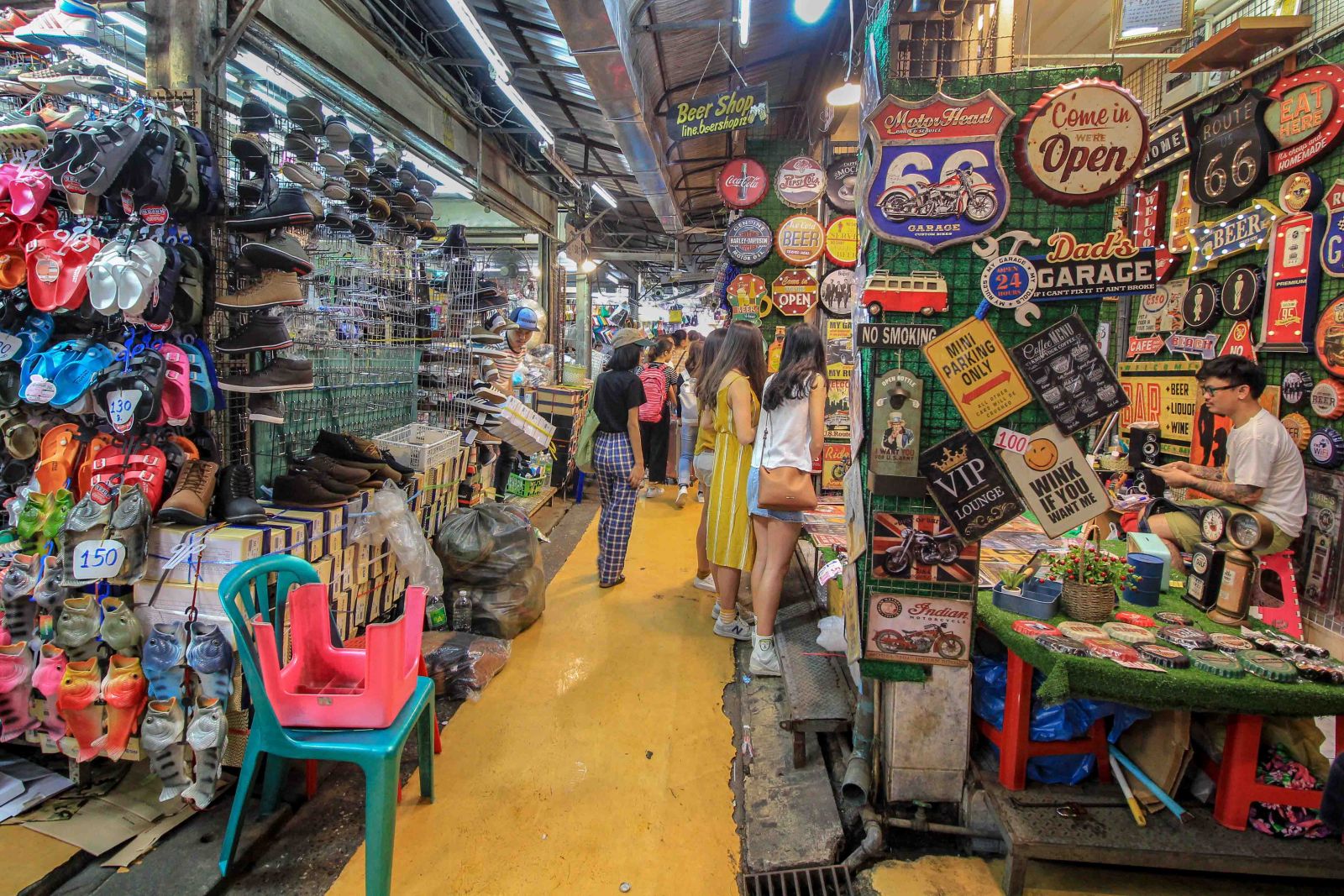 Chatuchak Weekend Market: Bangkok's Shopping Paradise!