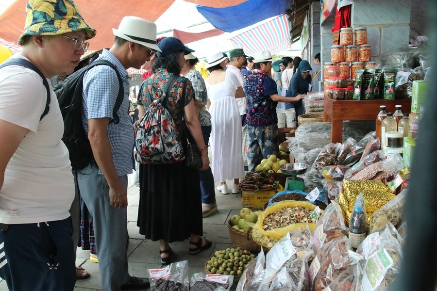 The highland markets. Source: Vietnam National Village for Ethnic Culture and Tourism
