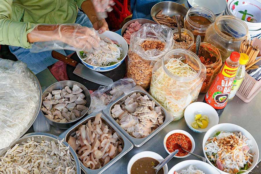Visit these bun mam nem eateries to taste the most authentic dishes