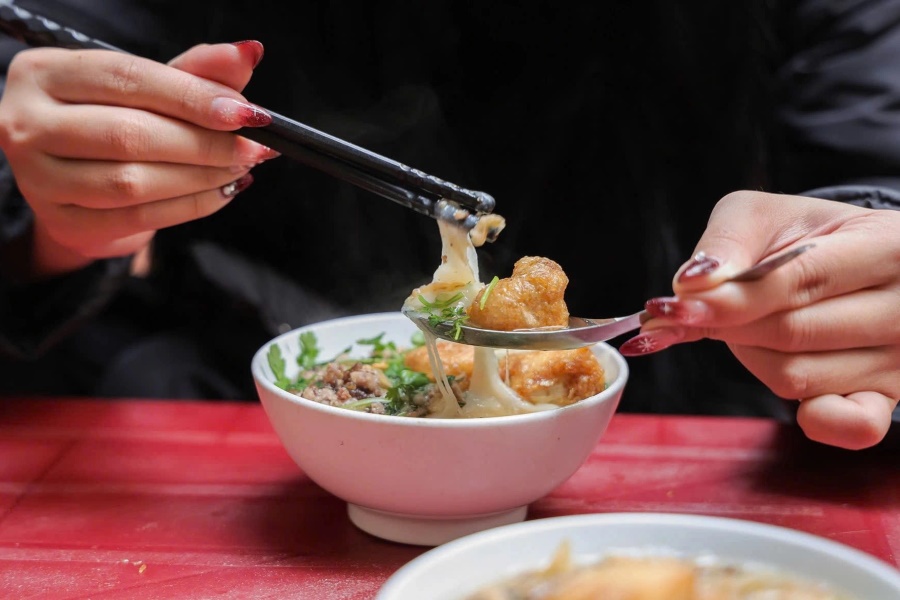 Hanoi food tour
