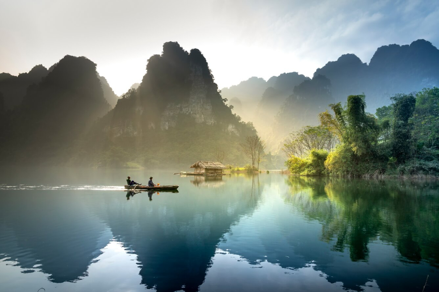 Na Hang Lake is also a noticeable spot to discover. Source: Phuc Khang Travel