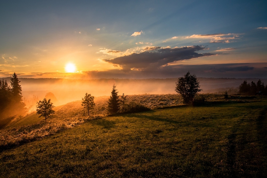  Watching the sunset from the mountains is a magical view. Source: Pixabay