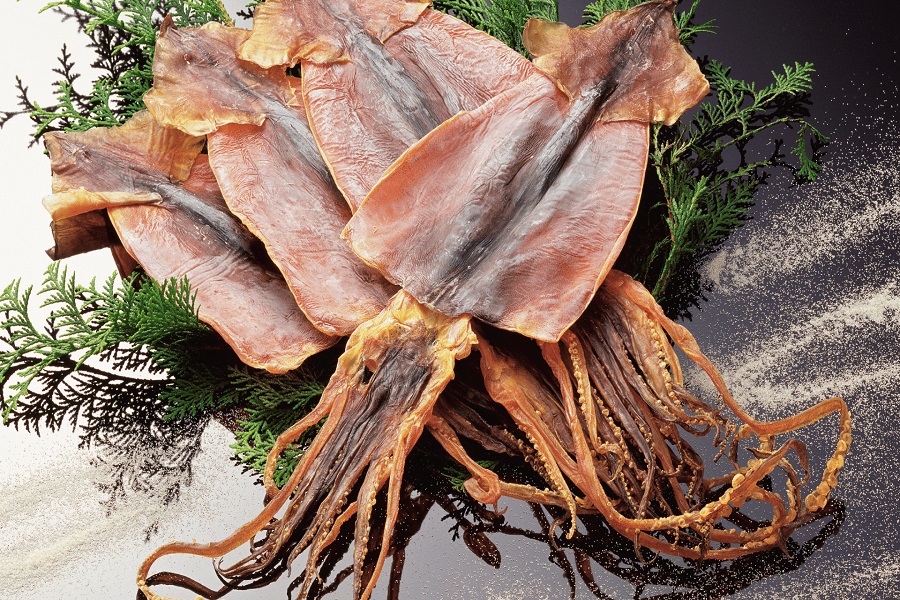 Let’s taste the savory charm of Half Sun-dried Squid