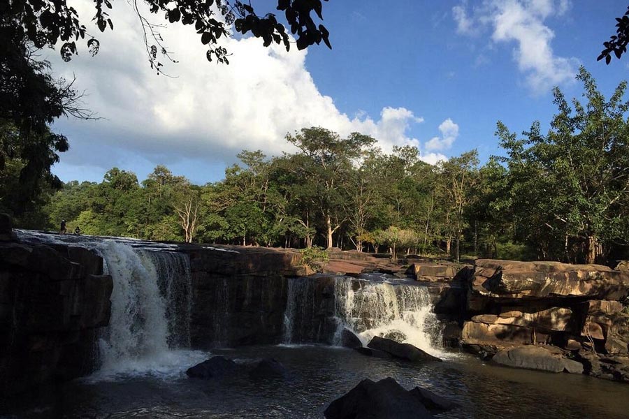 What to do in Tatton Waterfall