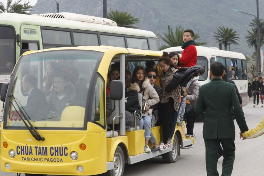 Most of the visitors travel to Tam Chuc Pagoda by coach