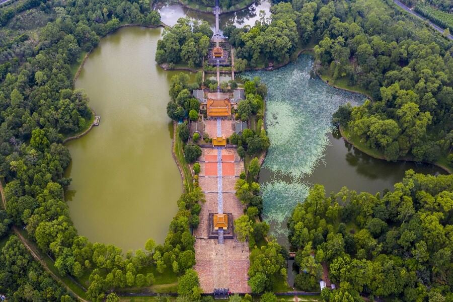 Minh Mang Tomb was constructed according to oriental feng shui